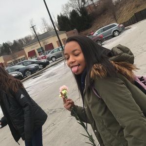 Meet your Posher, Paris